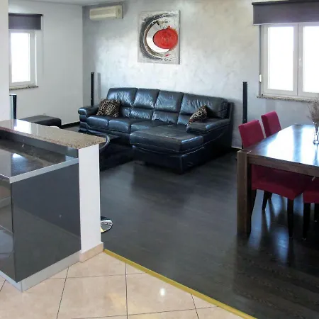 Haus Sanja 405s *